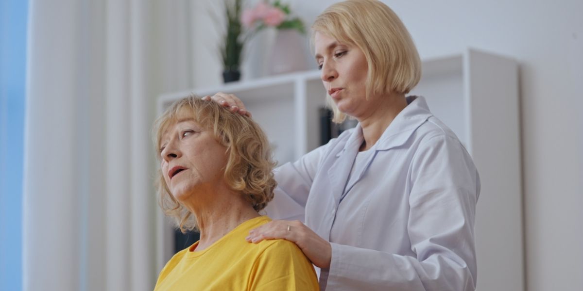 what does a pain management doctor do