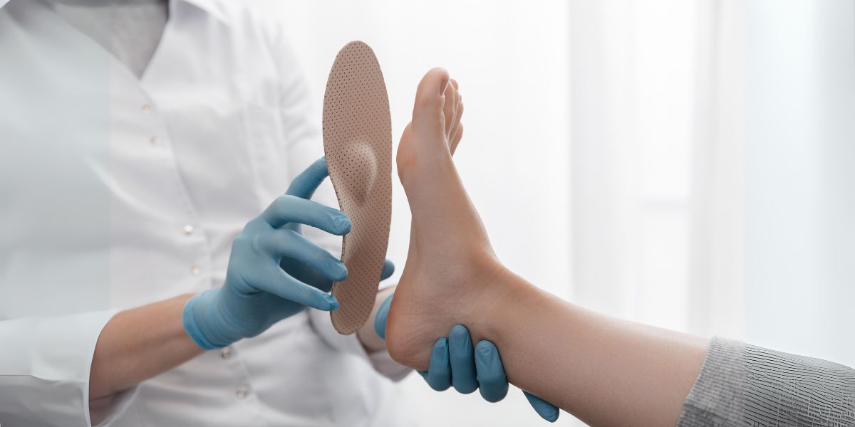 what does podiatrist doctor do