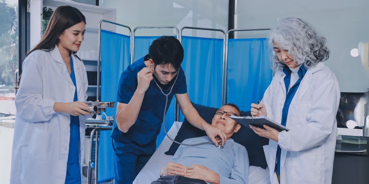 difference between heart attack and cardiac arrest​ explained